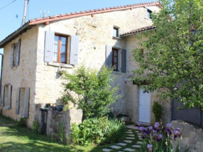 Gîte Saint-Front-la-Rivière, 3 pièces, 6 personnes - FR-1-616-102